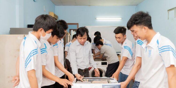 Photo Marketing Online Hiệu Quả Ngành Điện Lạnh – Bí Quyết Dẫn Đầu Thị Trường 1 Marketing Online Hiệu Quả Ngành Điện Lạnh – Bí Quyết Dẫn Đầu Thị Trường